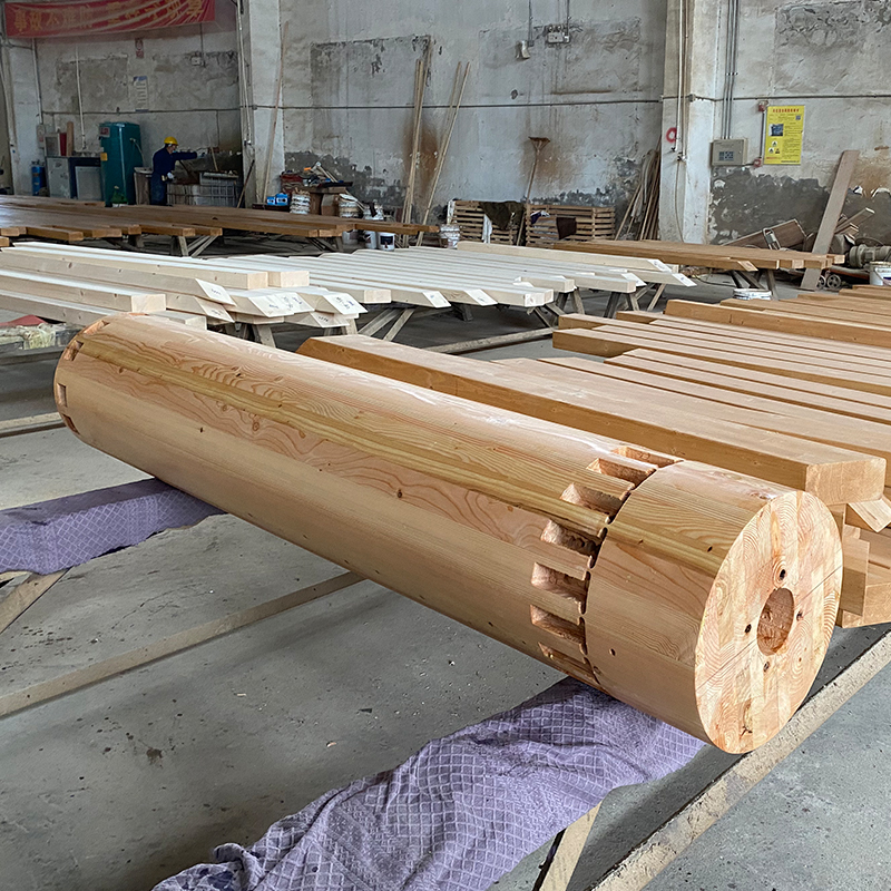 Colonna rotonda in legno lamellare di abete Douglas