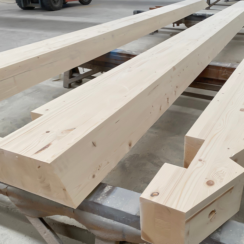 Trave e montante in legno lamellare di abete rosso