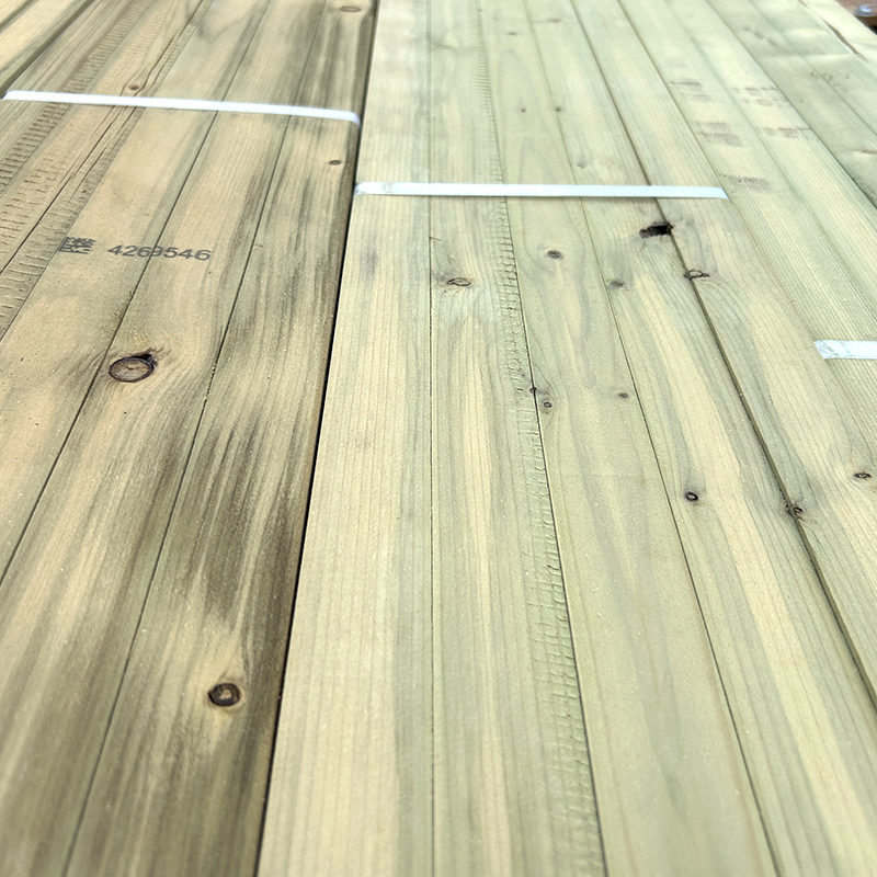 Legno di pino trattato a pressione