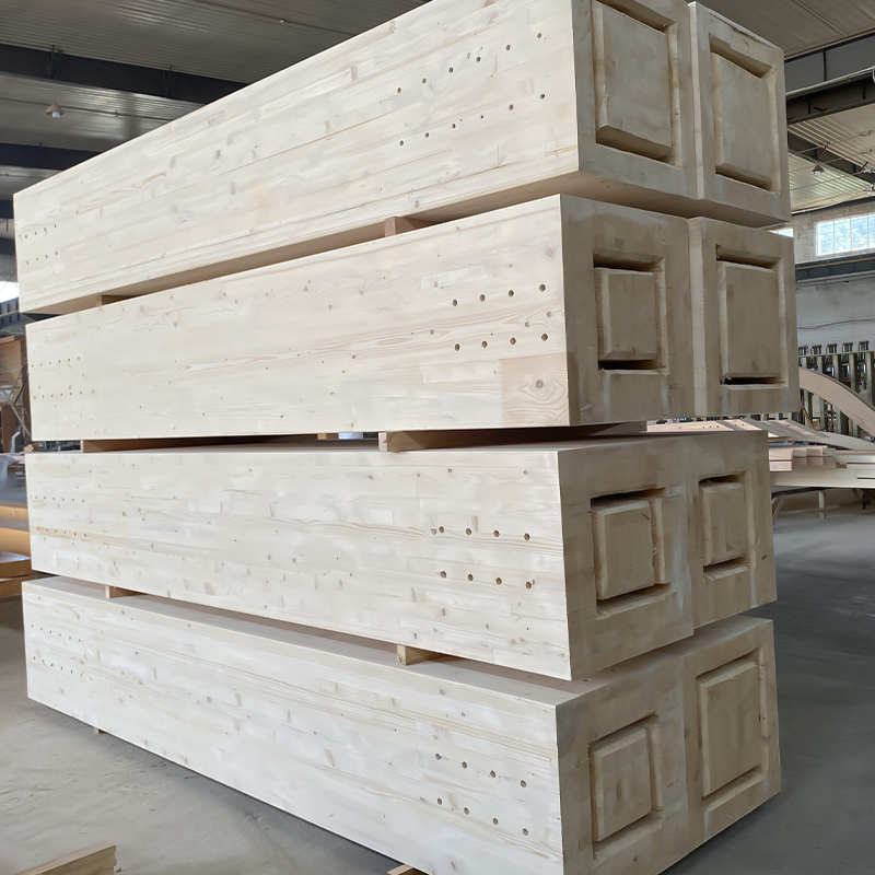 Trave e montante in legno lamellare di abete rosso