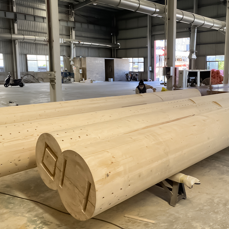 Colonna rotonda in legno lamellare di abete rosso