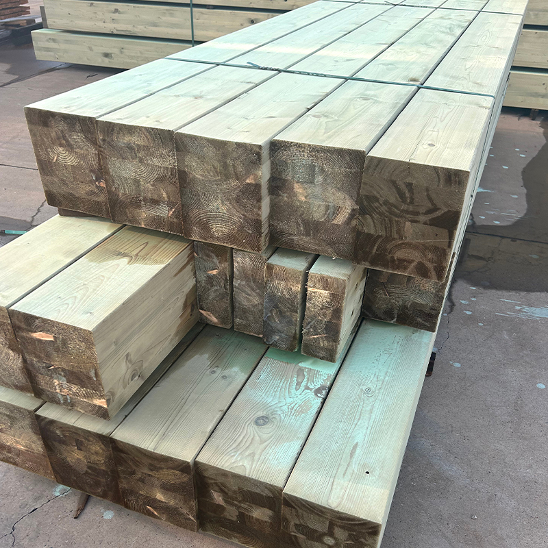 Legno di abete rosso trattato a pressione
