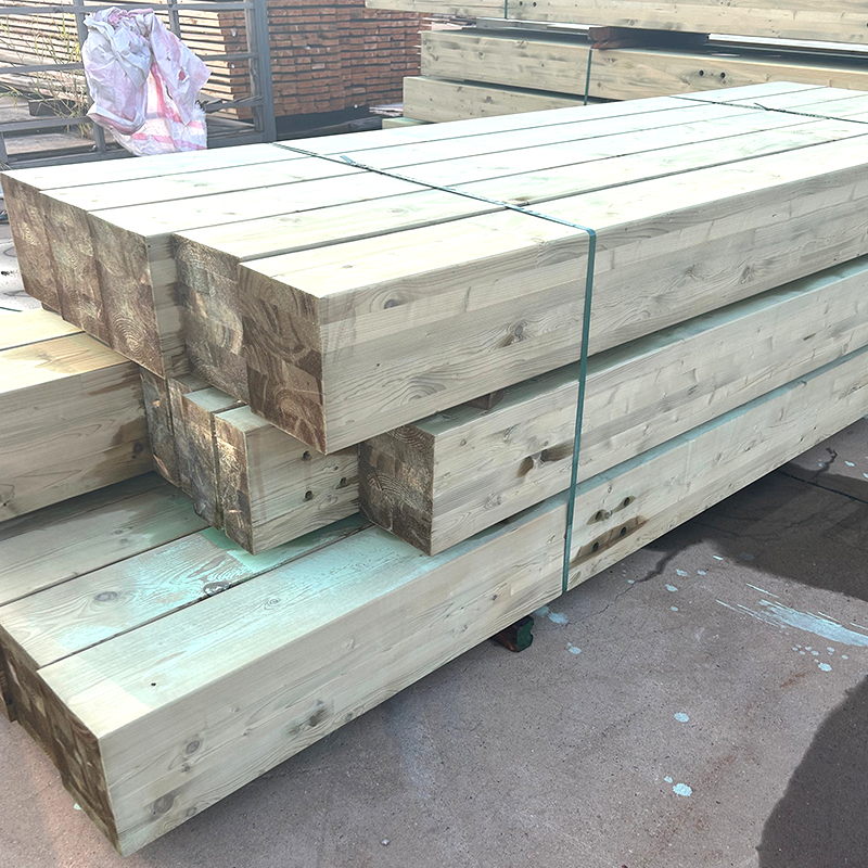 Legno di abete rosso trattato a pressione