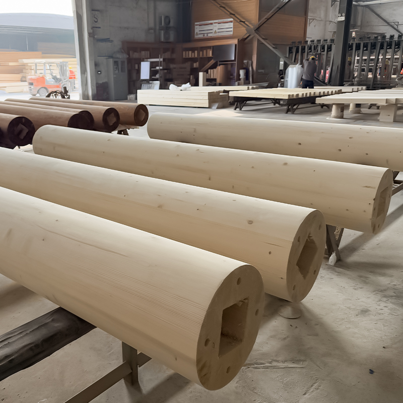 Colonna tonda in legno lamellare di pino